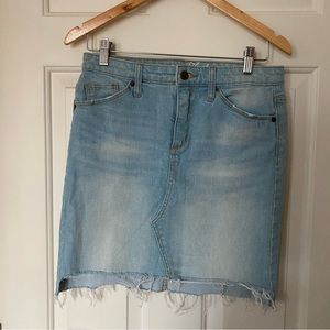 Universal Thread | Denim Frayed Skirt | size: 6/28